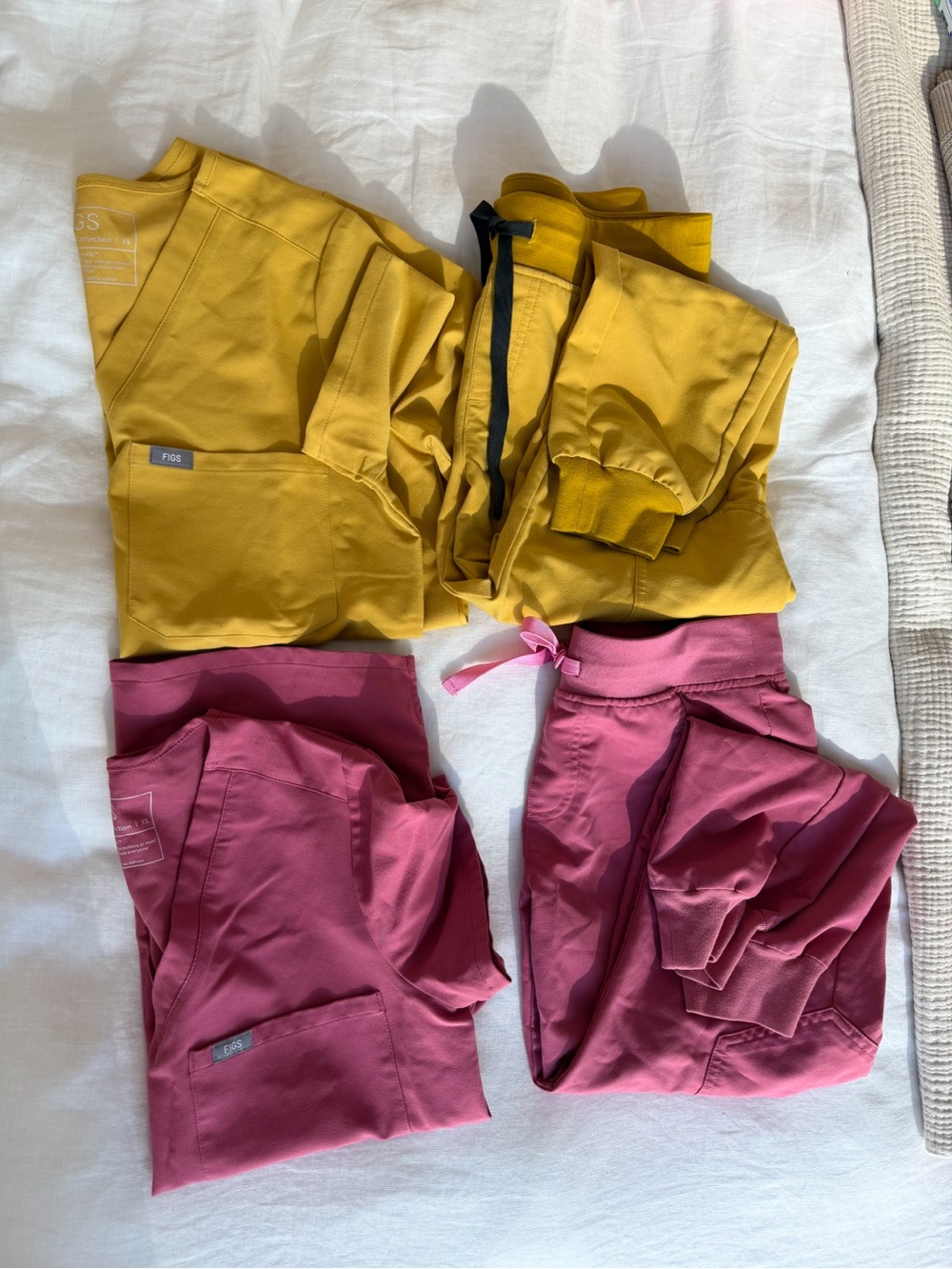 Womens figs set bundle EUC size XS